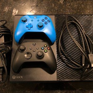 Xbox One with 2 Controllers *HDMI INCLUDED*